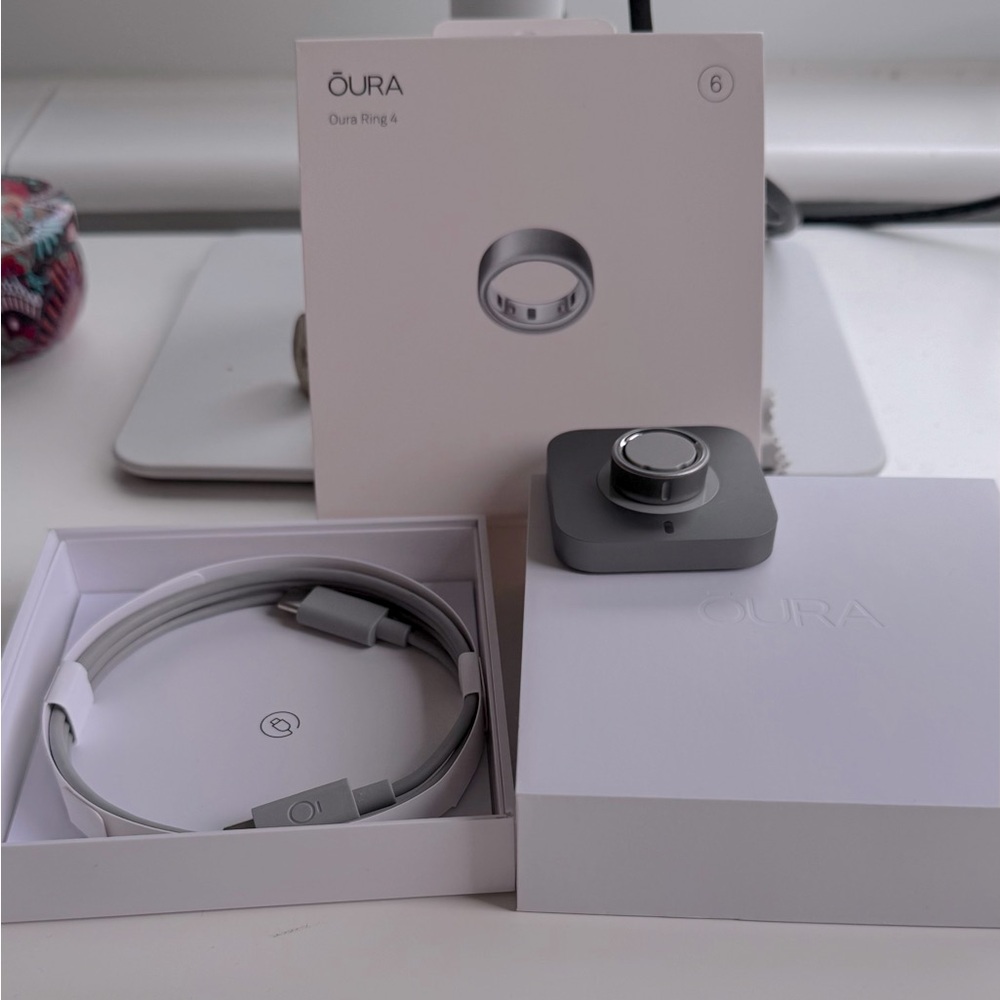 Oura Ring - Like new size 6 Brushed Silver
